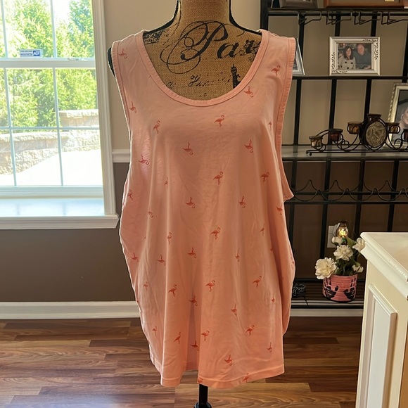 Old Navy Tops - 🆑FINAL PRICE‼️ Old navy size XL long light pink with pink flamingos tank top